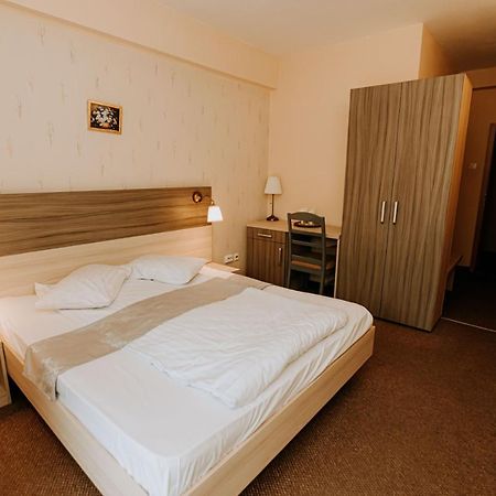 Guest House Lacul Linistit Moneasa Exterior foto