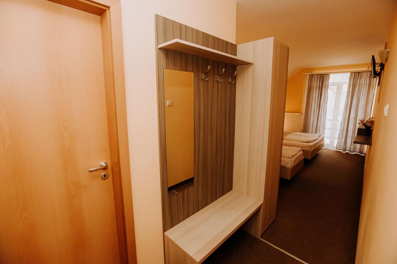 Guest House Lacul Linistit Moneasa Exterior foto
