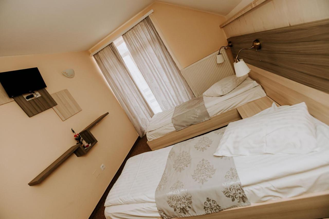 Guest House Lacul Linistit Moneasa Exterior foto