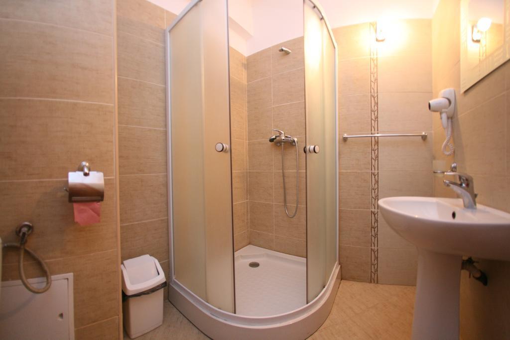 Guest House Lacul Linistit Moneasa Quarto foto